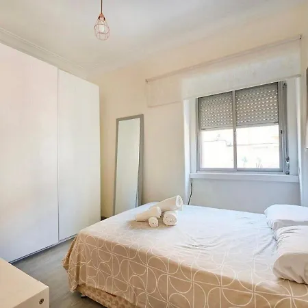 Rum i privatbostad Quarto De Casal Em Casa Partilhada Ll'S House Lisboa