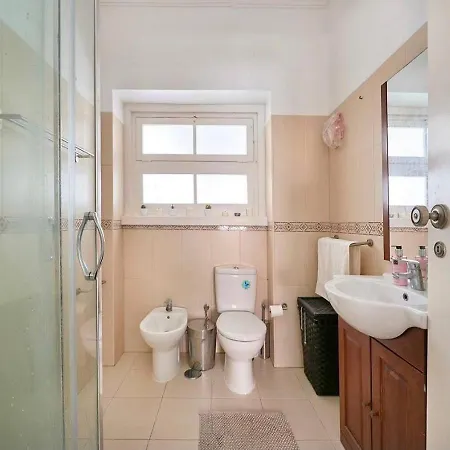 Quarto De Casal Em Casa Partilhada Ll'S House Rum i privatbostad