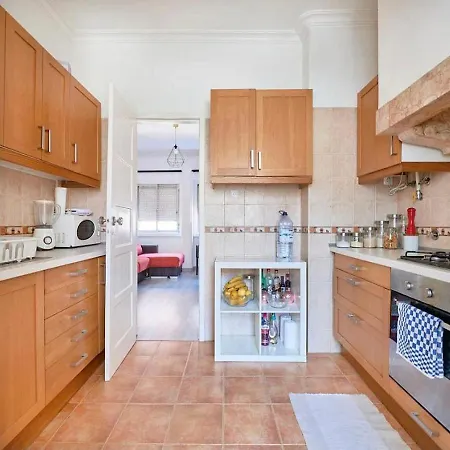 Rum i privatbostad Quarto De Casal Em Casa Partilhada Ll'S House *