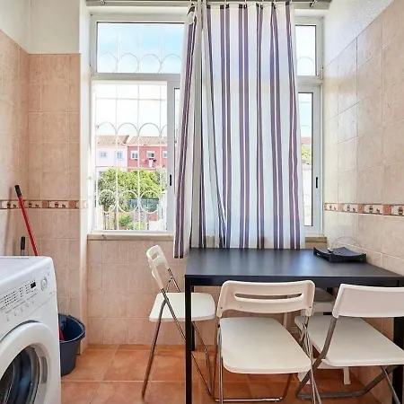 Rum i privatbostad Quarto De Casal Em Casa Partilhada Ll'S House